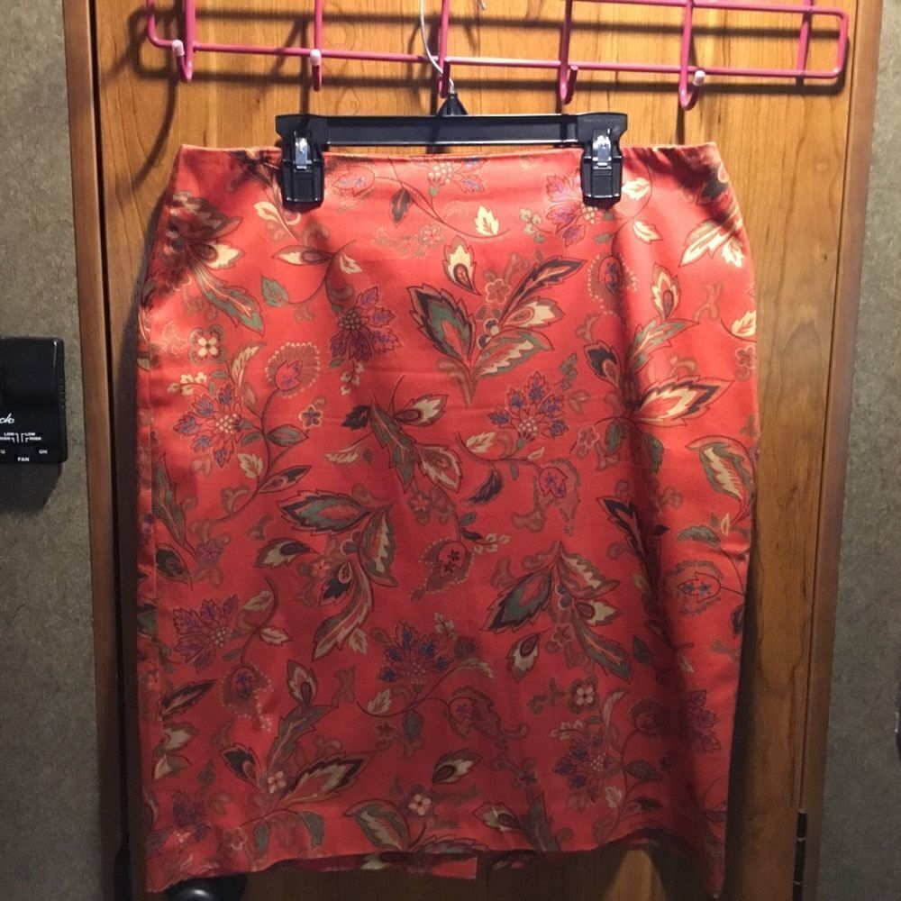 NWOT. Jones NY Signature Women’s Size 8 Polished Cotton Print Skirt